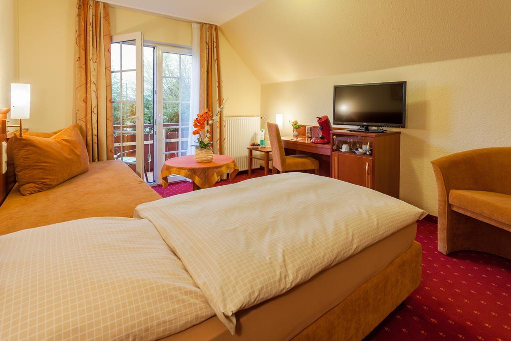 Hotel Restaurant Sonnenhof Weyerbusch エクステリア 写真