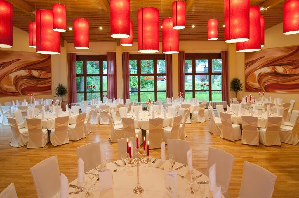 Hotel Restaurant Sonnenhof Weyerbusch エクステリア 写真