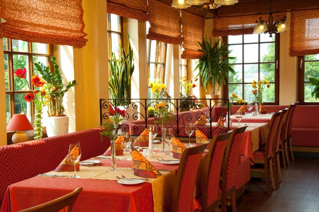 Hotel Restaurant Sonnenhof Weyerbusch エクステリア 写真