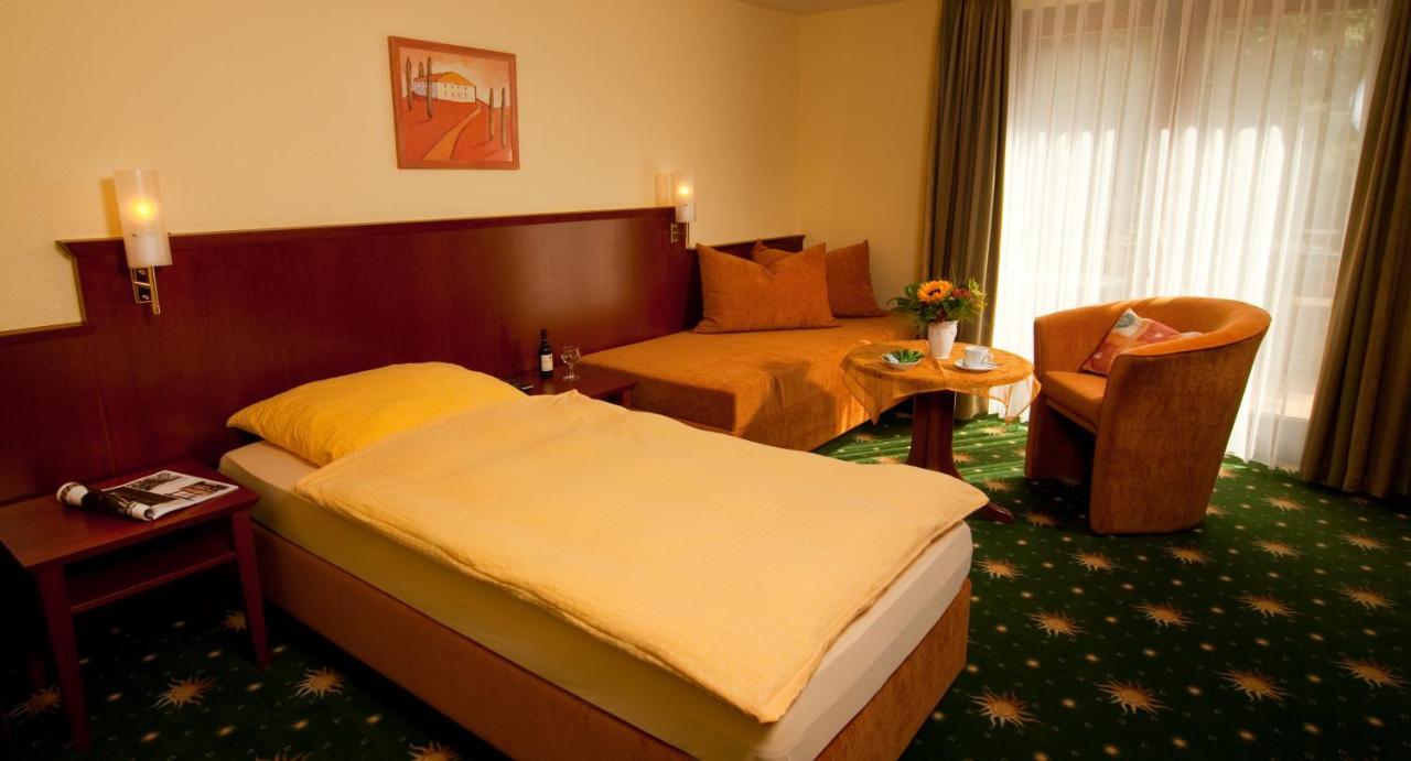 Hotel Restaurant Sonnenhof Weyerbusch 部屋 写真