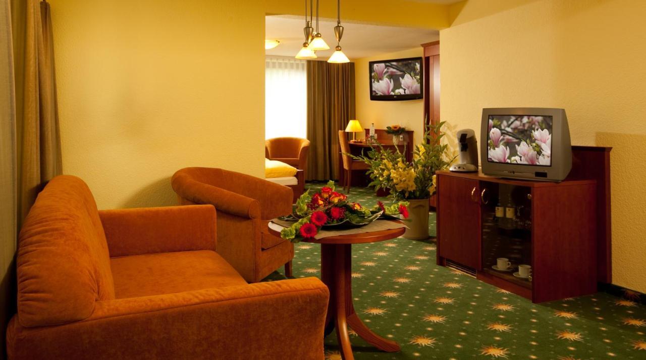Hotel Restaurant Sonnenhof Weyerbusch 部屋 写真